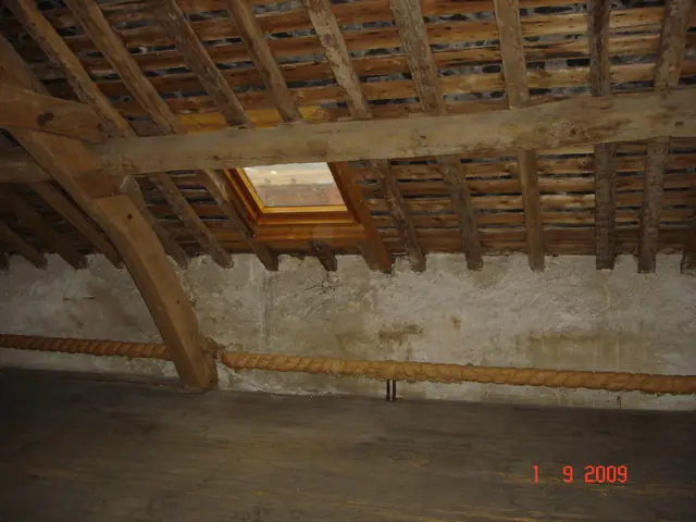 Combles avec fenêtre de toit avant pose de l'isolation