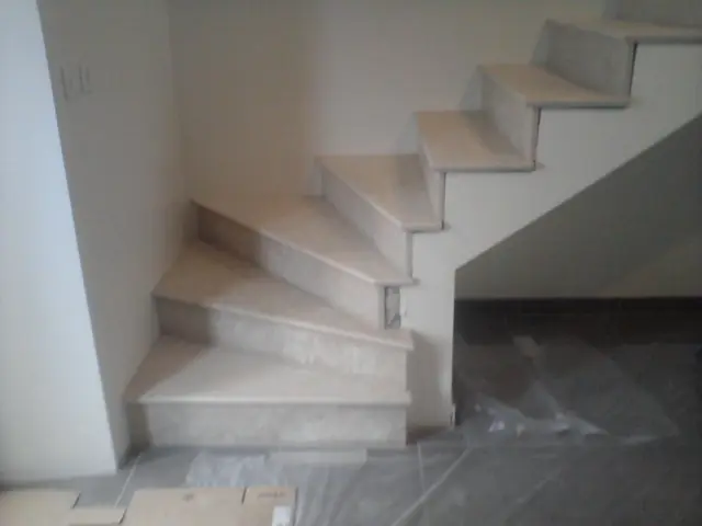 Escalier en pierre réalisé lors d'une rénovation intérieure